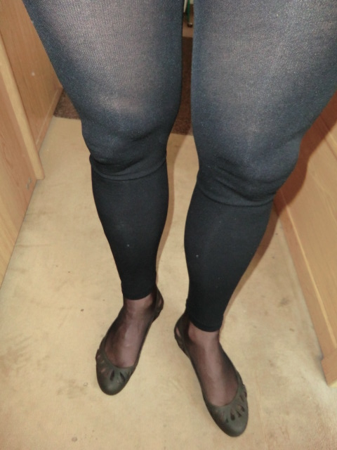 schwarze FSH und Leggins